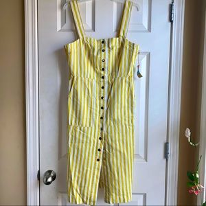 Adorable yellow summer dress. Size/L